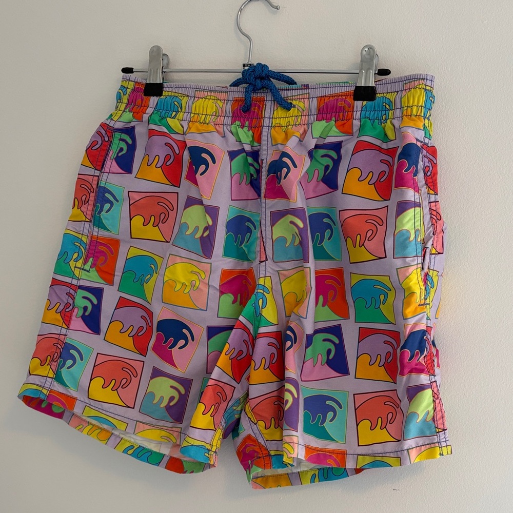 Vilebrequin Men’s Multicolor Wave-Print Swim Trunks with Blue Drawstring